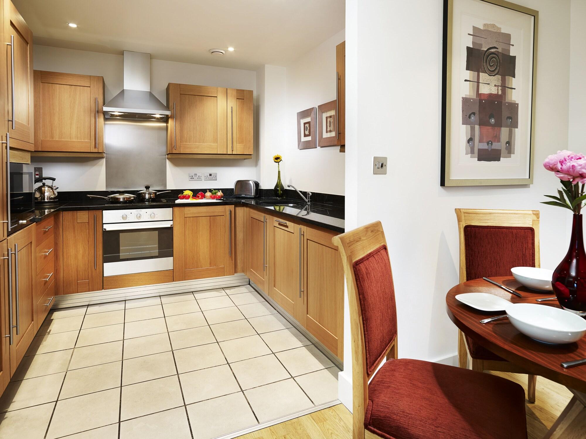 Marlin Apartments Stratford Лондон Экстерьер фото