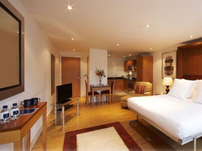 Marlin Apartments Stratford Лондон Экстерьер фото