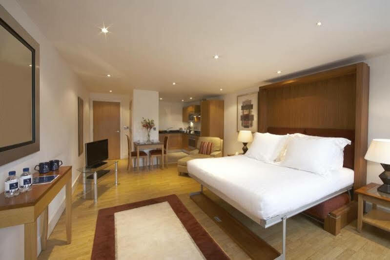 Marlin Apartments Stratford Лондон Экстерьер фото